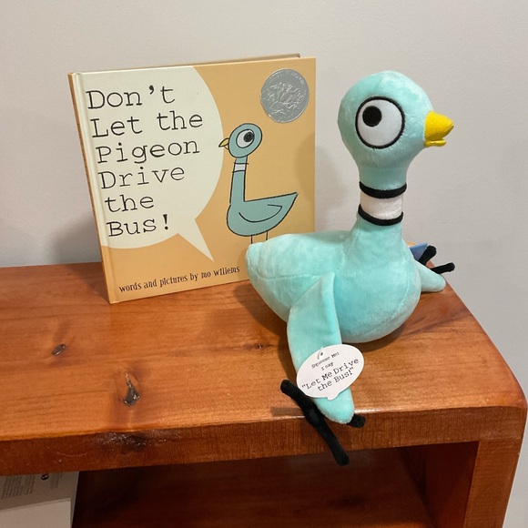 📚Mo Willems Pigeon and Duckling Hard Cover Book Set with Dolls - Picture 4 of 8